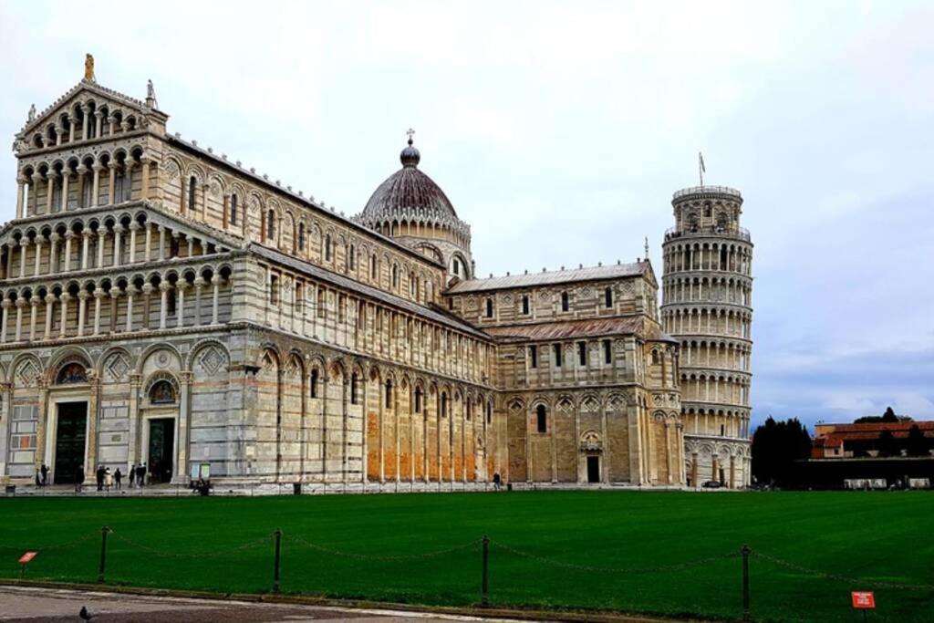 Tra Miracoli E Cavalieri Lägenhet Pisa Exteriör bild